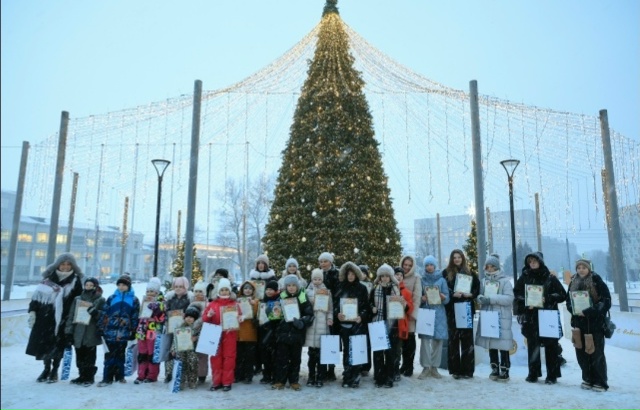 Дорогие друзья- участники конкурса новогодних игрушек "УКРАСИМ ЕЛКУ ВМЕСТЕ"!